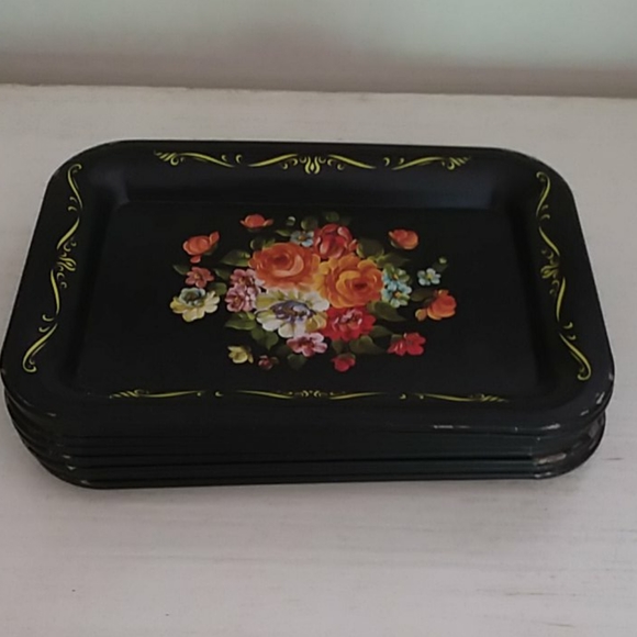 Eight vintage handpainted toleware trays - Picture 8 of 8